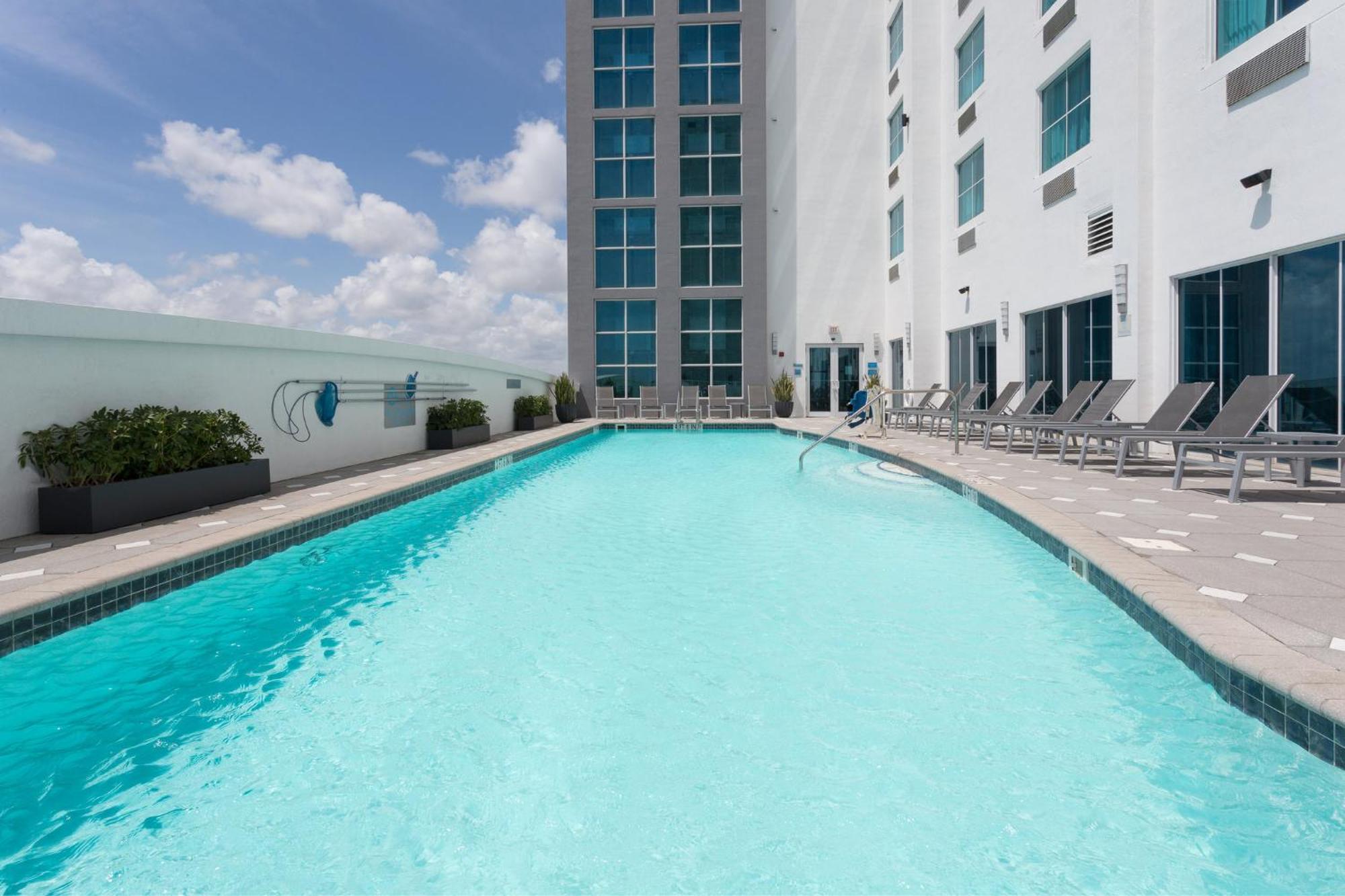 Crowne Plaza Hotel&Resorts Fort Lauderdale Airport/ Cruise, an IHG Hotel Extérieur photo